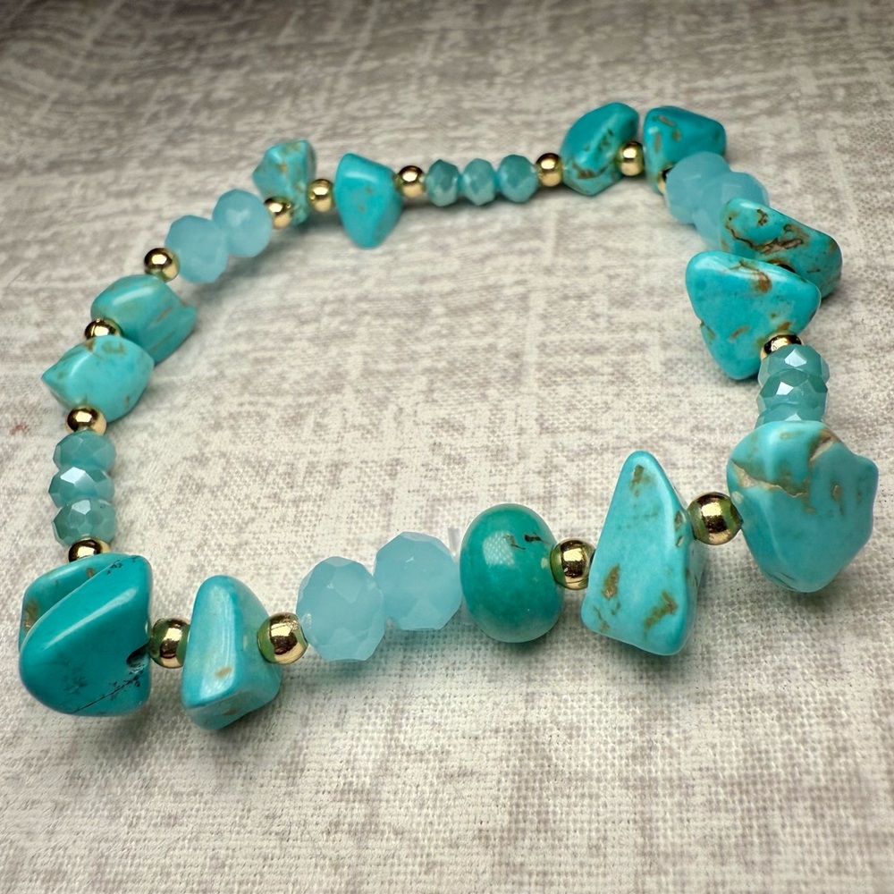 New Handmade Natural Turquoise & Aqua Gemstone Stretch Bracelet 🌊 - Picture 3 of 6